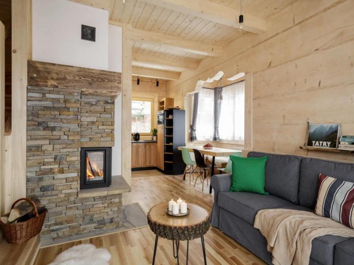 Highlander holiday home with a fireplace, Zakopane
