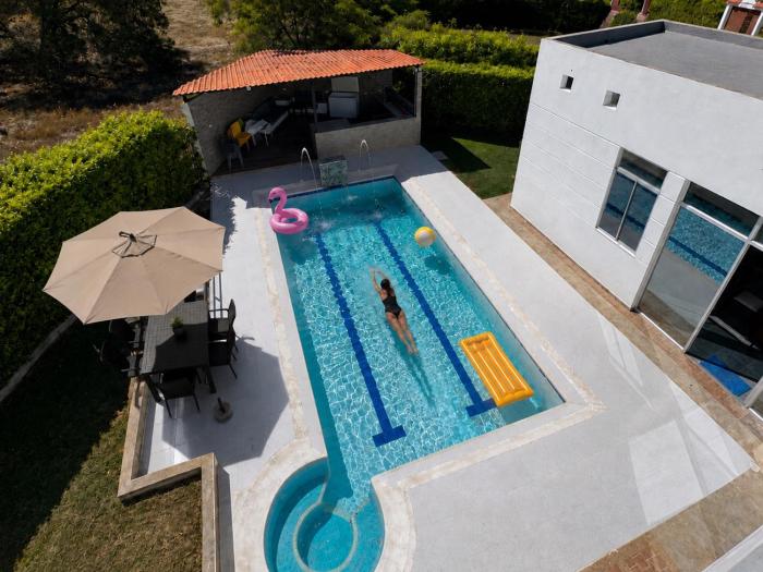 Cabaña con piscina privada Girardot