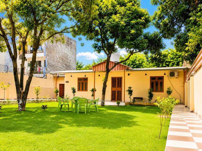 A2 Villa by JMD - Peaceful Stay Near Expo Mart