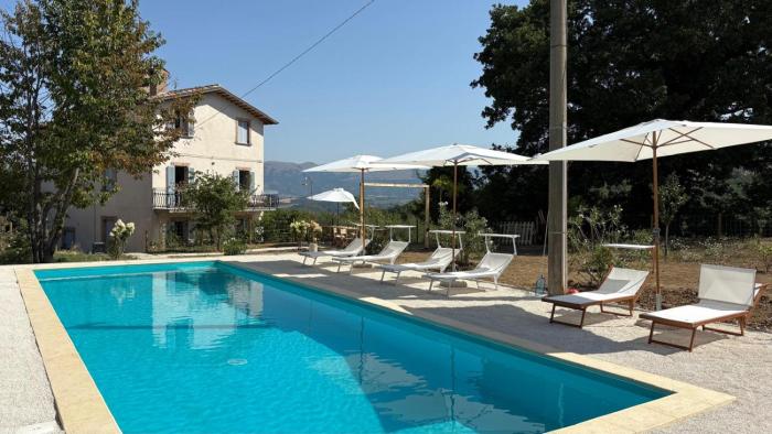 Beautiful Umbrian villa near Gubbio with private pool