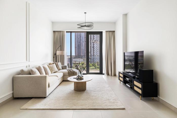 Cozy Canal Front 1BR Safa Park Views Near Downtown