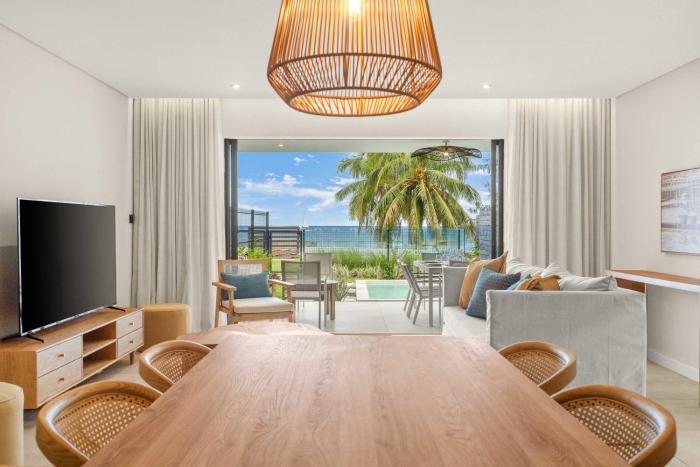 Villa Nalu - Luxury Beachfront Duplex & Pool