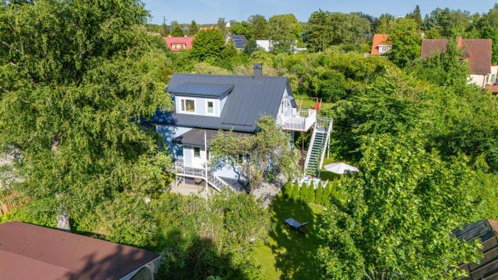 3BR family home with huge garden&free parking