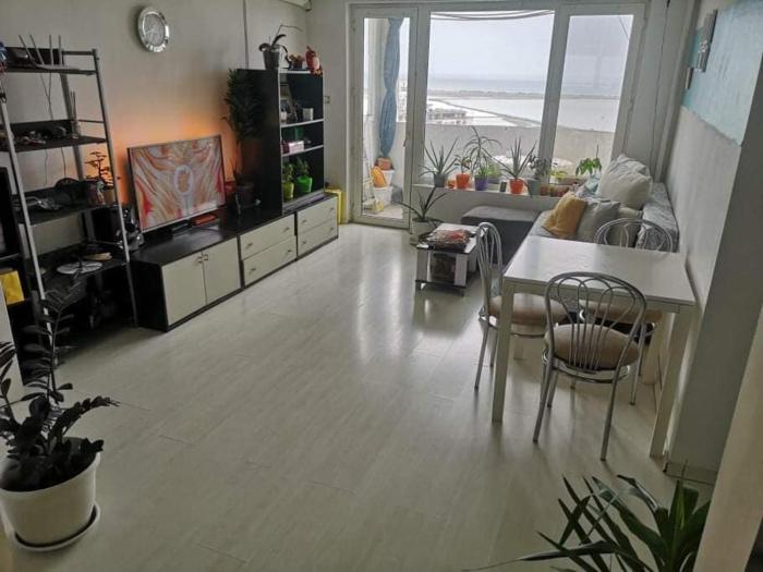 Sky-high sea views - industrial chic design apartment