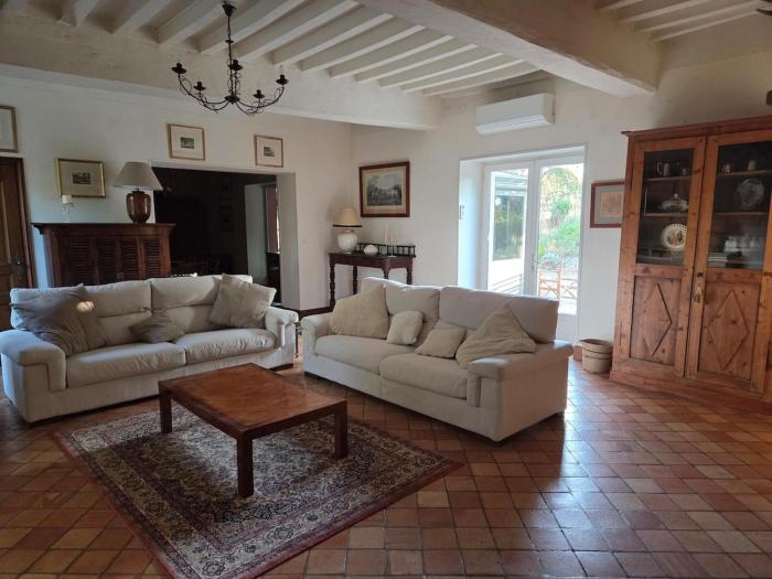 Maison de campagne avec écurie de chevaux