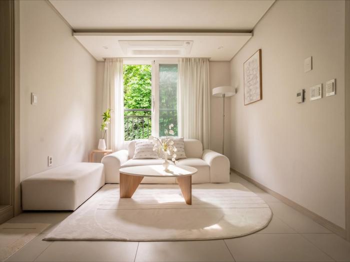 Spacious 4BR Home , Sleeps 10 , Near Dongdaemun