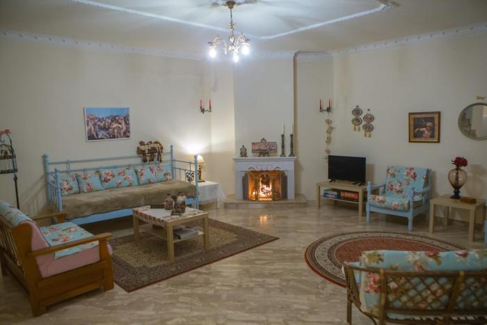 WoodsCottage English Country Villa for Families and Friends in Loutra Pozar