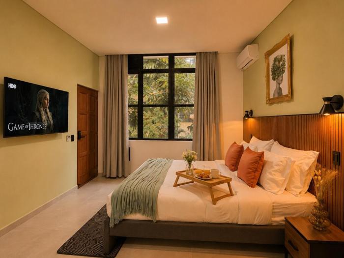 New modern loft in Laureles with WiFi and a large window