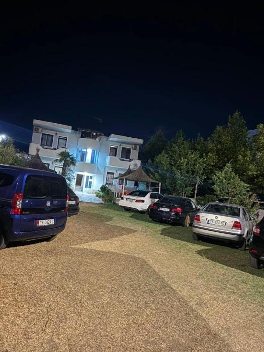 ApartHotel Fahria Velipoje