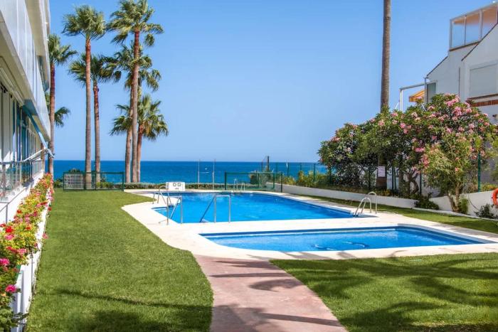Apartamento de lujo en la playa con vista al mar