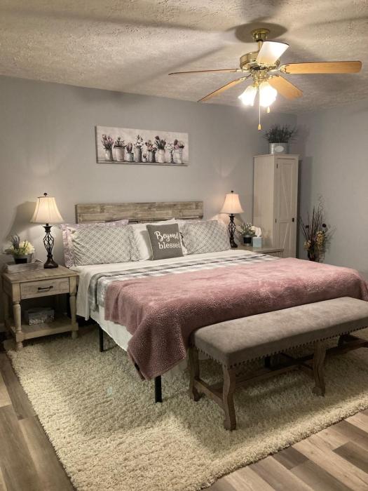 Cozy White Pine Getaway