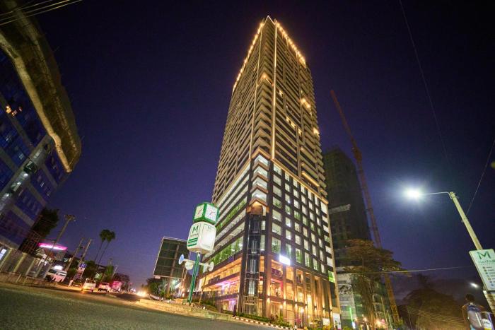 Altura Upper Hill Stylish Retreat 6 - Rooftop Pool, Gym & Skyline Views