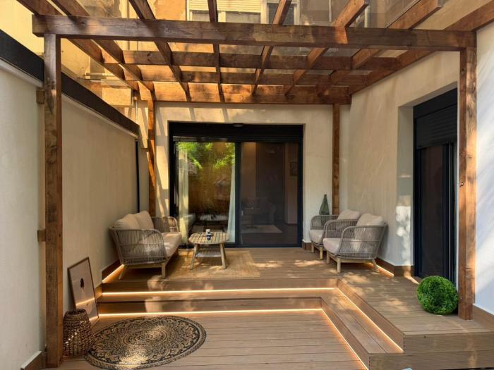 CASA VERDE Central Apartment with Patio