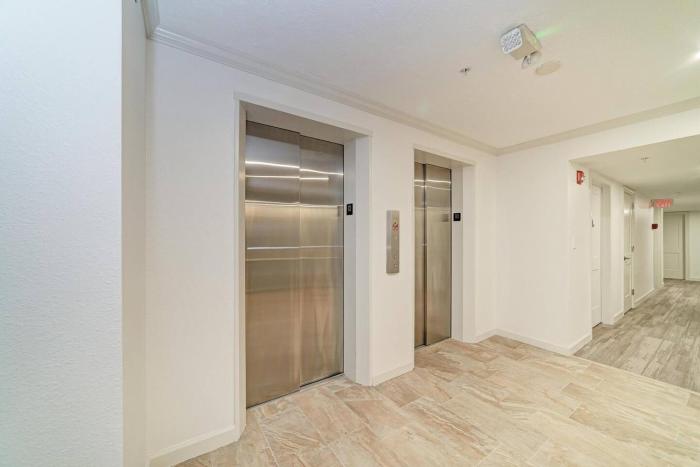Cozy 1BR condo with a million dollars view