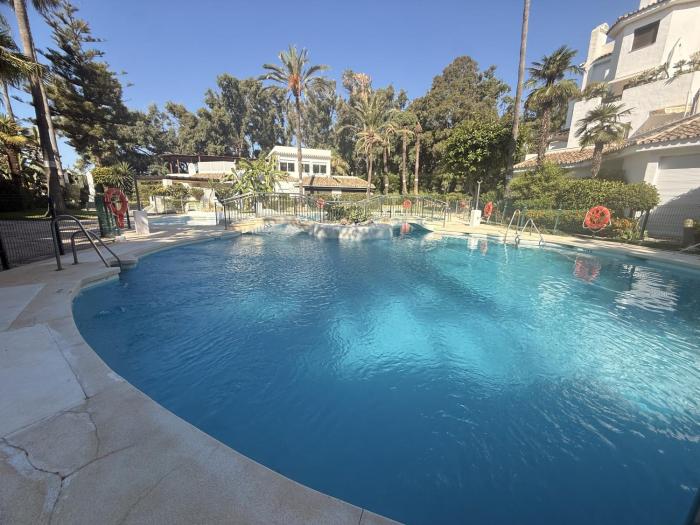 Casa en Marbella para 6 con playa y 2 piscinas