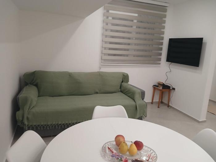 Lillys apartment