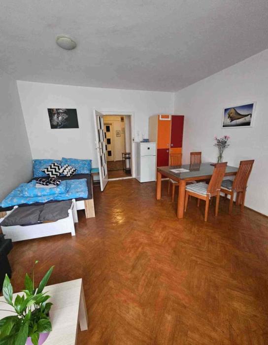 Downtown room