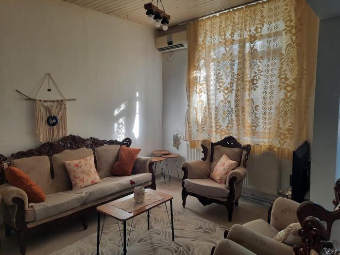 ANNEMOTIA - 2 storey House with Garden in Ayvalık Greek Neighborhood