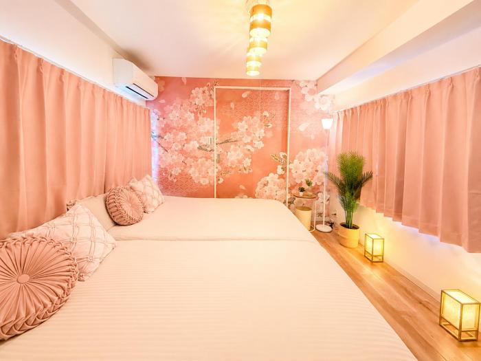 LEON RESORT HOTEL Max 9 people USJ 5 min Nanba 12 min Osaka Station 5 min Chidoribashi 5 min Shinsaibashi Osaka Castle 14 min The best location for sightseeing in Osaka USJ5分 なんば12分 大阪駅5分 千鳥橋5分 心斎橋大阪城14分