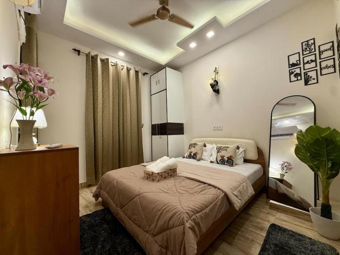 The Comfort Cove 1BHK Near IGI AirPort & Yashobhoomi
