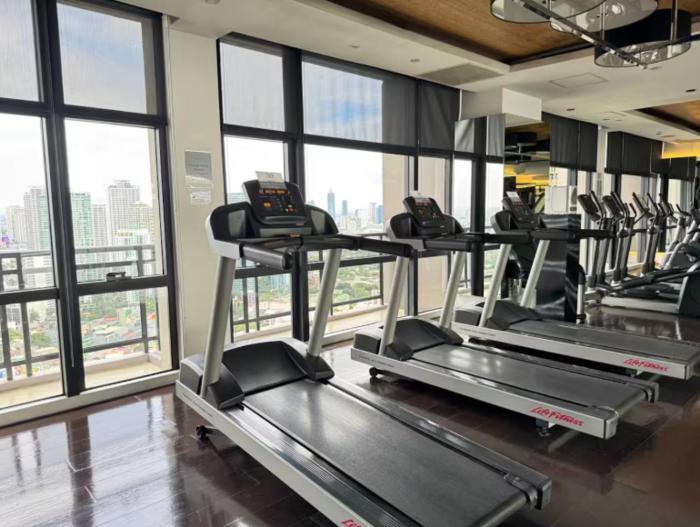 2BR in Makati Philippines, 3 Balconies, FREE Pool & Sauna, Direct Mall Access