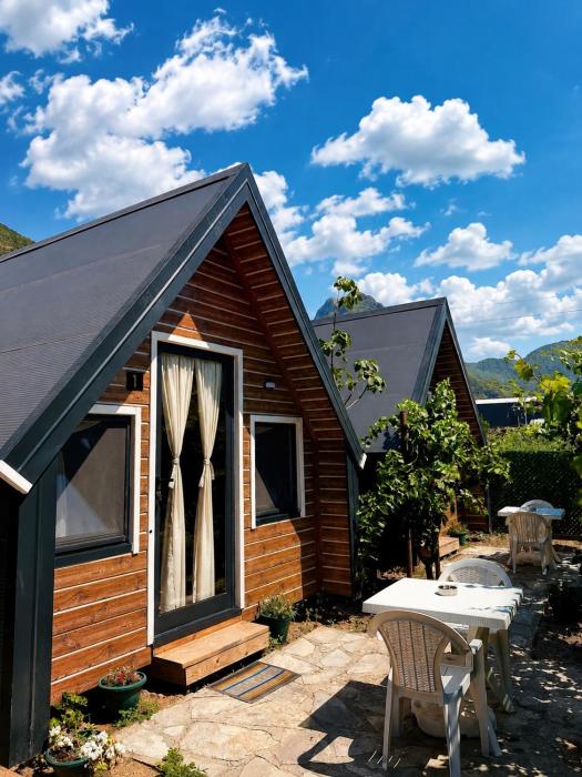 Koman Twin Cabins