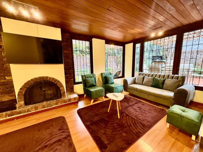 Chalet Suizo - Cinema con BBQ y Gratis Traslado desde Aeropuerto