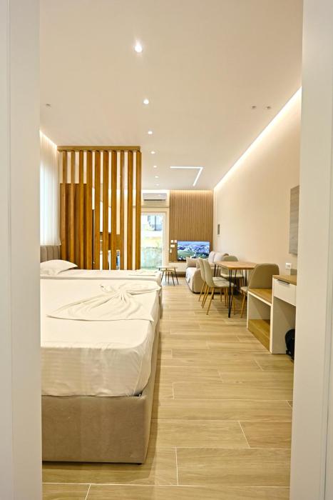 Coastline Luxury Studios & Apartment