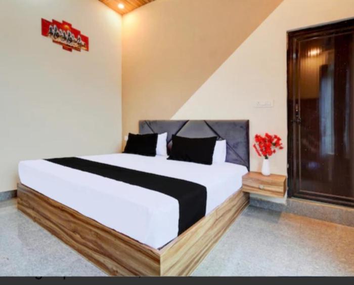 Karthikeya home stay