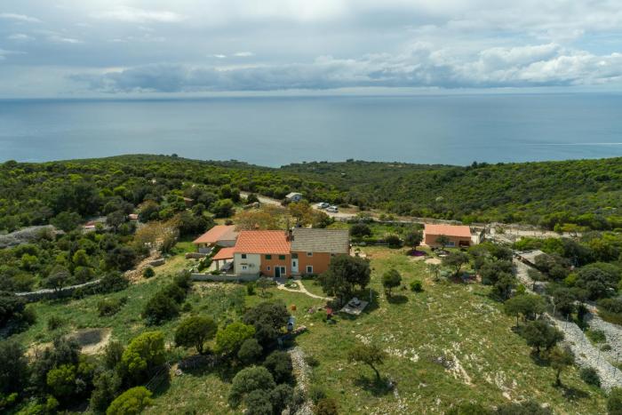 Island Top Sea View Terrace Apartment - Happy Rentals