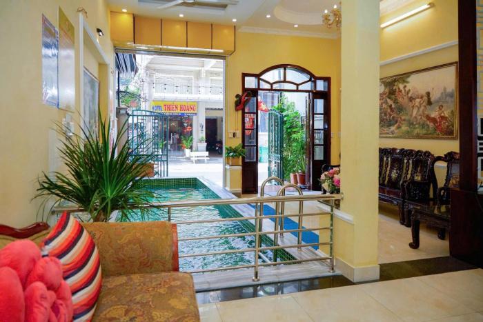 Biệt Thự Hồ Bơi Hồ Quý Ly Bãi Sau