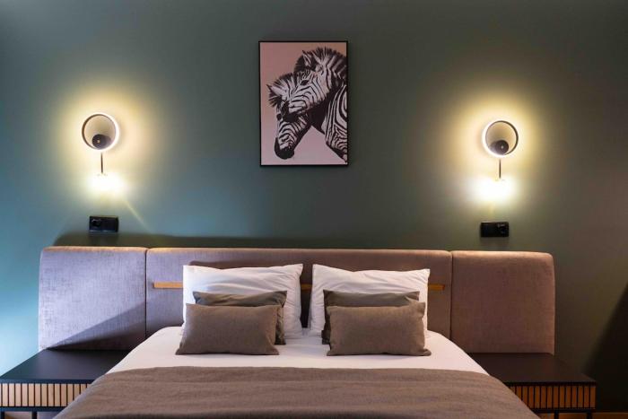 Zebra Suite 5 mins walk TO BEACH in Historic Old Town