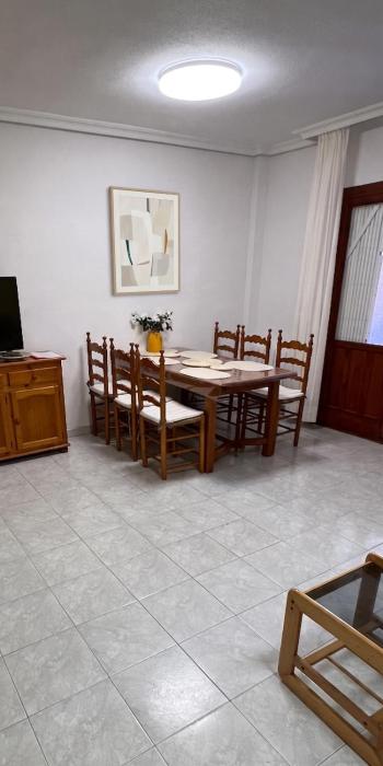 Private Garden Patio & Balcony 2-Bedroom Apartment