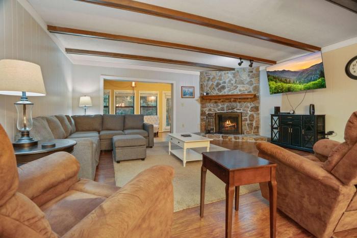 3BR Condo Near Ober Mountain & Downtown Gatlinburg