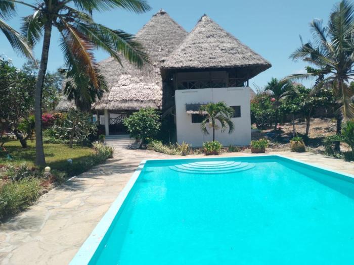 6 bedrooms beach villa