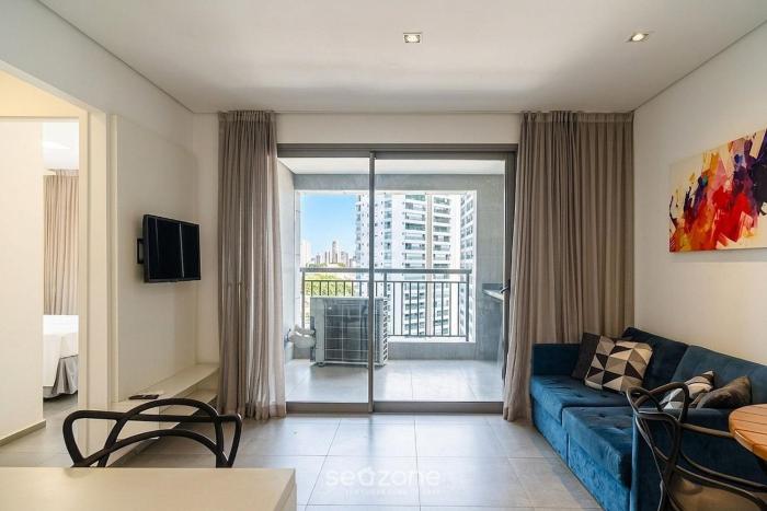 Apartamento em Cond. c Piscina no Tatuapé PLT0112