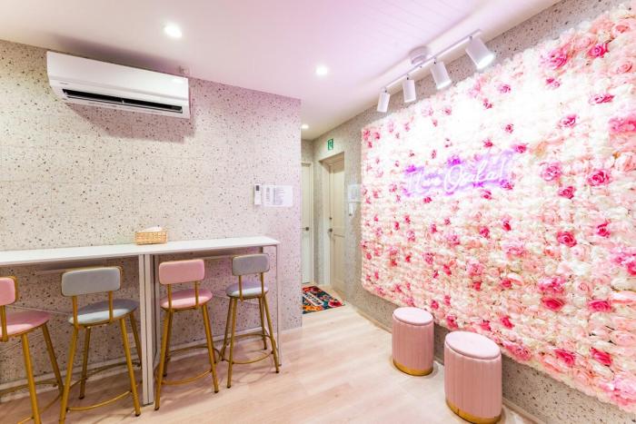 New,Luxury apt 1min walk trn station,6min to Namba