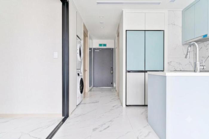 2 rooms filled with sunlight