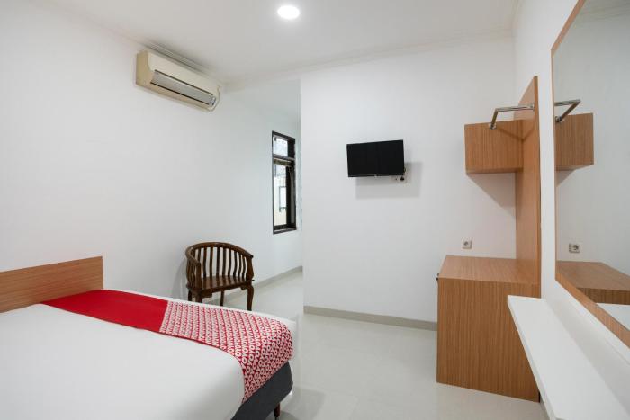 Hotel O Hegarbudhi Residence