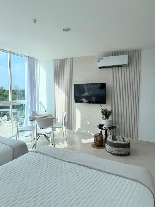 Estudio en Coronado, a pasos del mar, restaurantes, bares y cafés