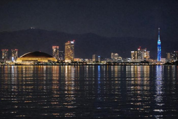 家主居住型 270度のオーシャンビュー 博多湾越しに福岡の夜景を一望 景色に泊まる体験を 空港から車で30分