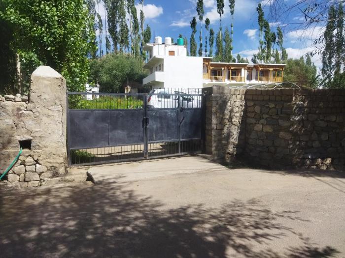 Chosdup Guest House