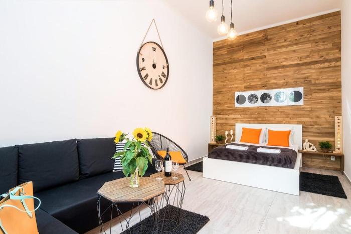 Cracow Best Location Apartment with Garden