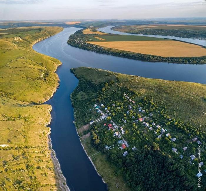 Будинок подобово на березі Дністра біля с Баговиця
