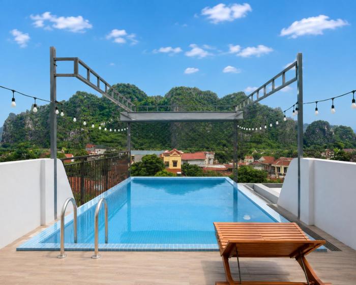 Hidden Green Hotel Tam Coc - Rooftop Pool With Mountain View