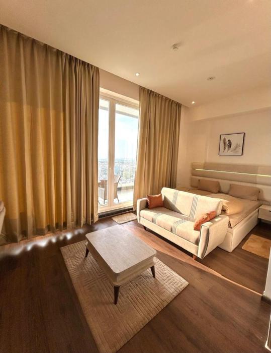 Oasis Modern Studio Near Yashobhoomi & Airport