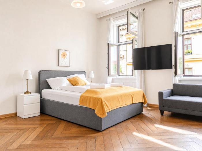 Cozy 2BR Apt, near AKH Hospital-ideal for short & Longstay