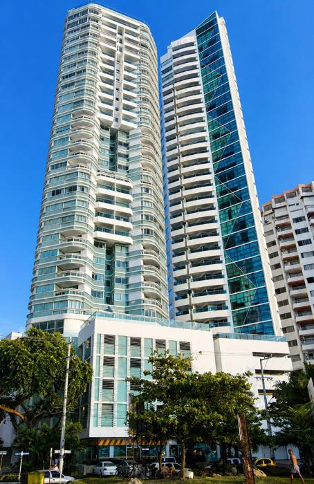 Apartamentos con vista al mar en Edificio Infinito