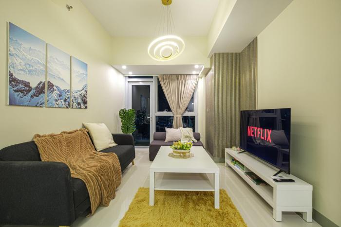 3BR Uptown BGC-40Floor view near Malls and Restaurants