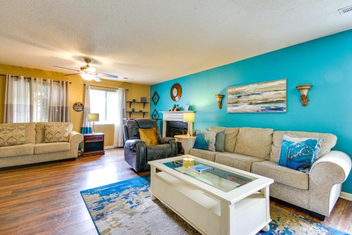 8 Mi to Dtwn Greensboro! Home w Furnished Porch